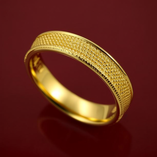黄金戒指的图片